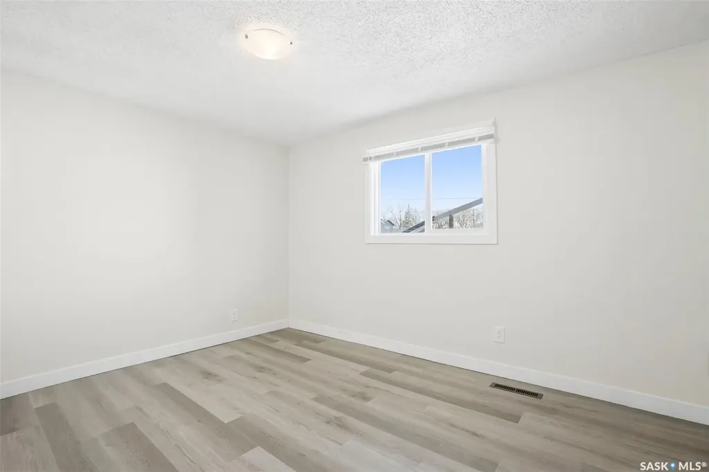 505 L Avenue N Saskatoon SK S7L 2P8