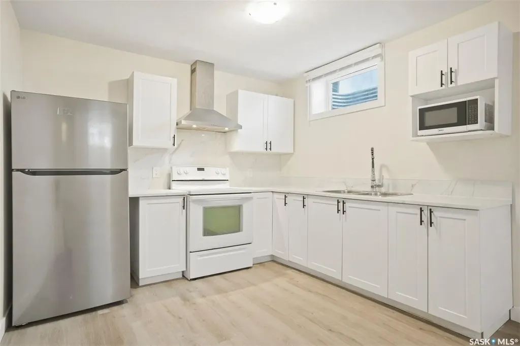505 L Avenue N Saskatoon SK S7L 2P8