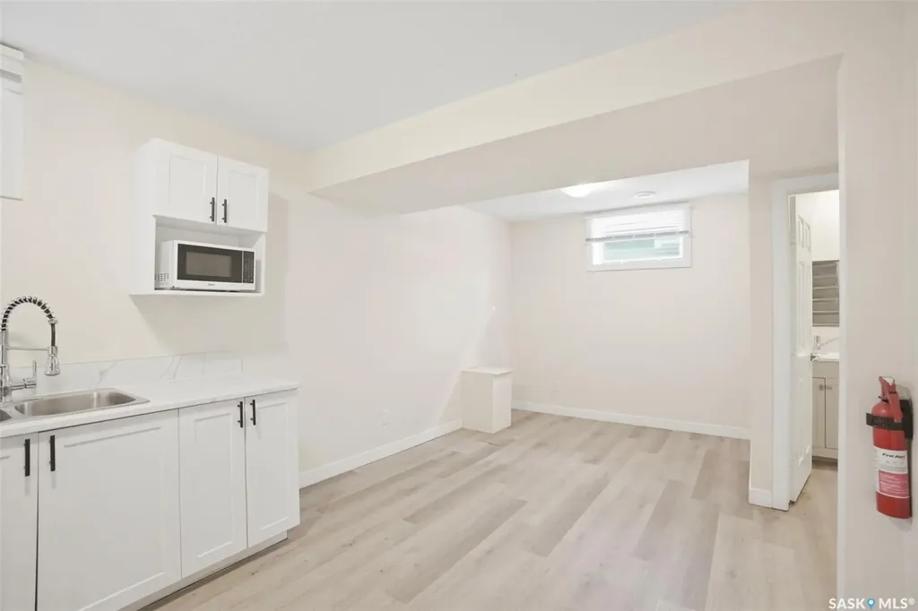 505 L Avenue N Saskatoon SK S7L 2P8