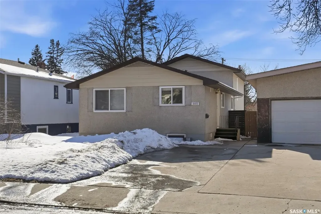 505 L Avenue N Saskatoon SK S7L 2P8