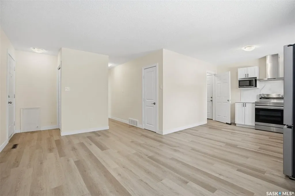505 L Avenue N Saskatoon SK S7L 2P8