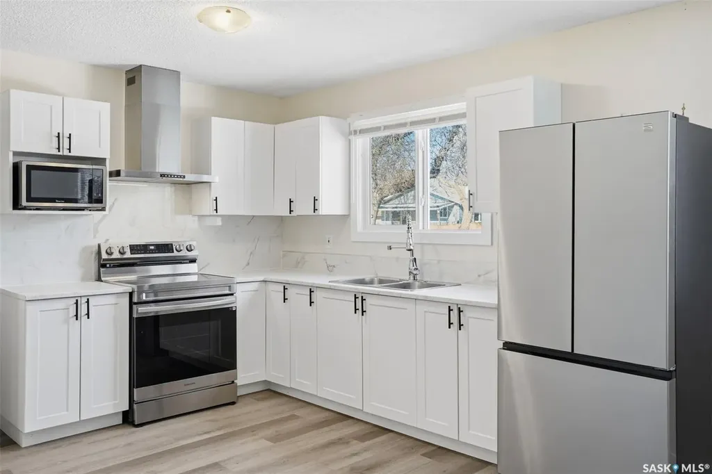 505 L Avenue N Saskatoon SK S7L 2P8