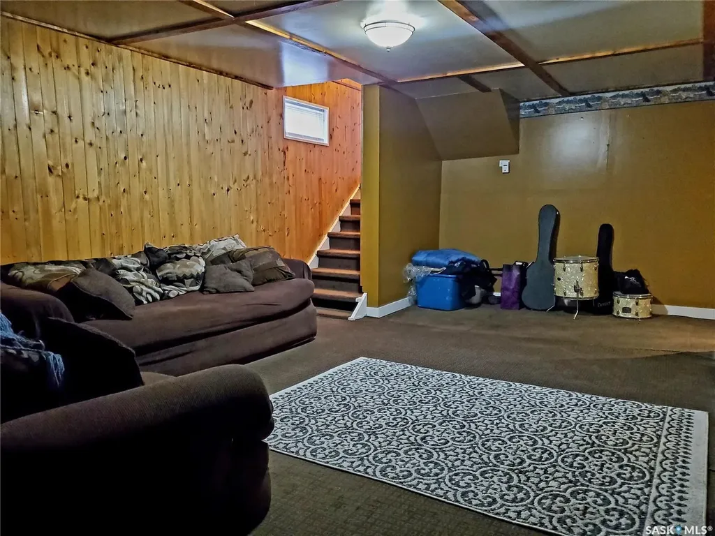 102 Railway Avenue E Waldeck SK S0H 4J0