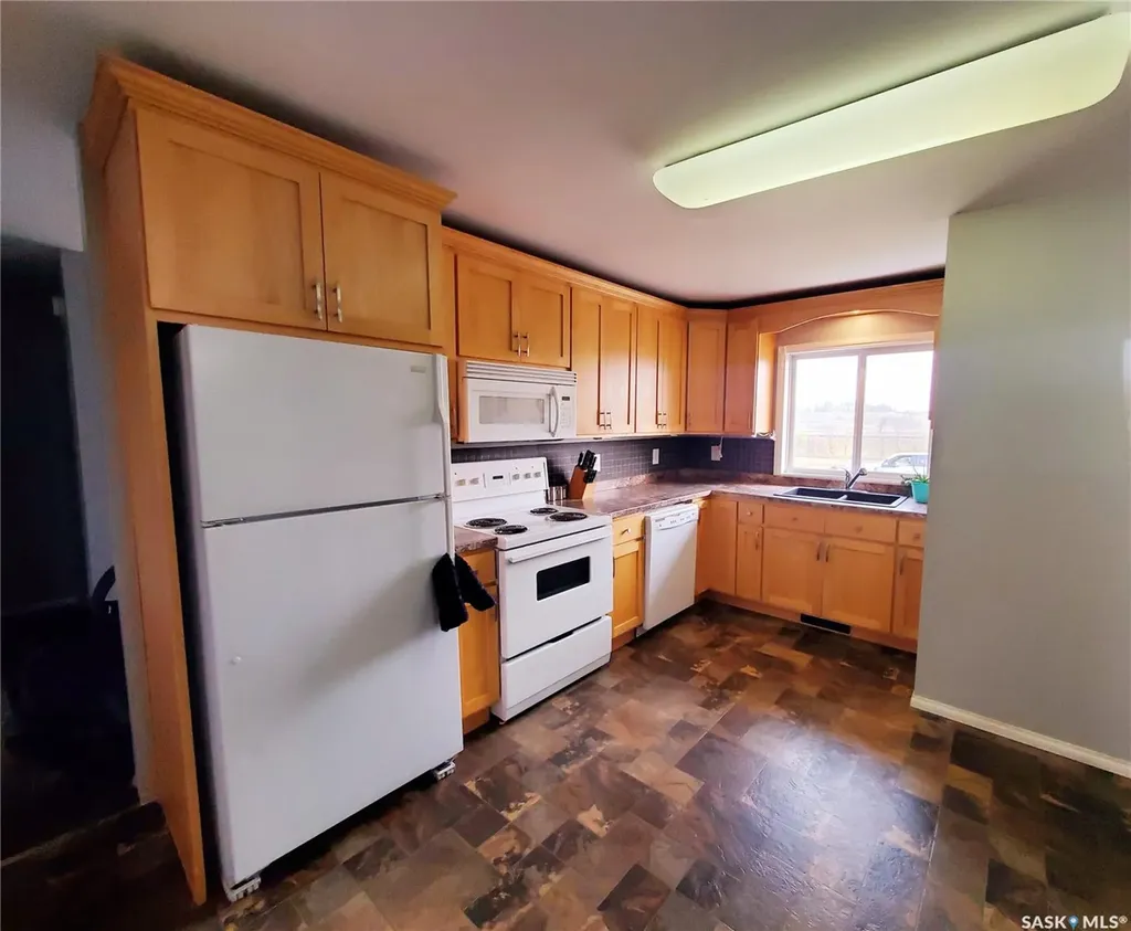 102 Railway Avenue E Waldeck SK S0H 4J0