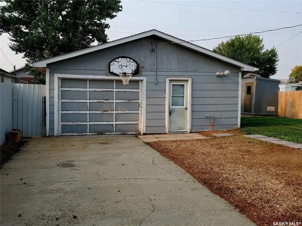 102 Railway Avenue E Waldeck SK S0H 4J0