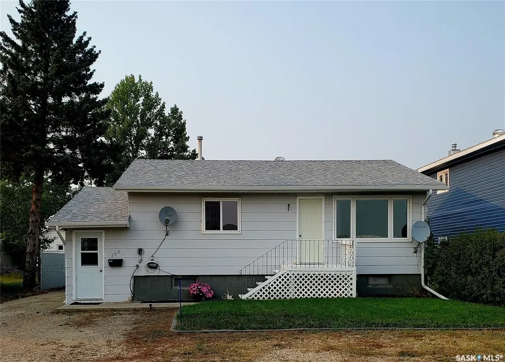 102 Railway Avenue E Waldeck SK S0H 4J0