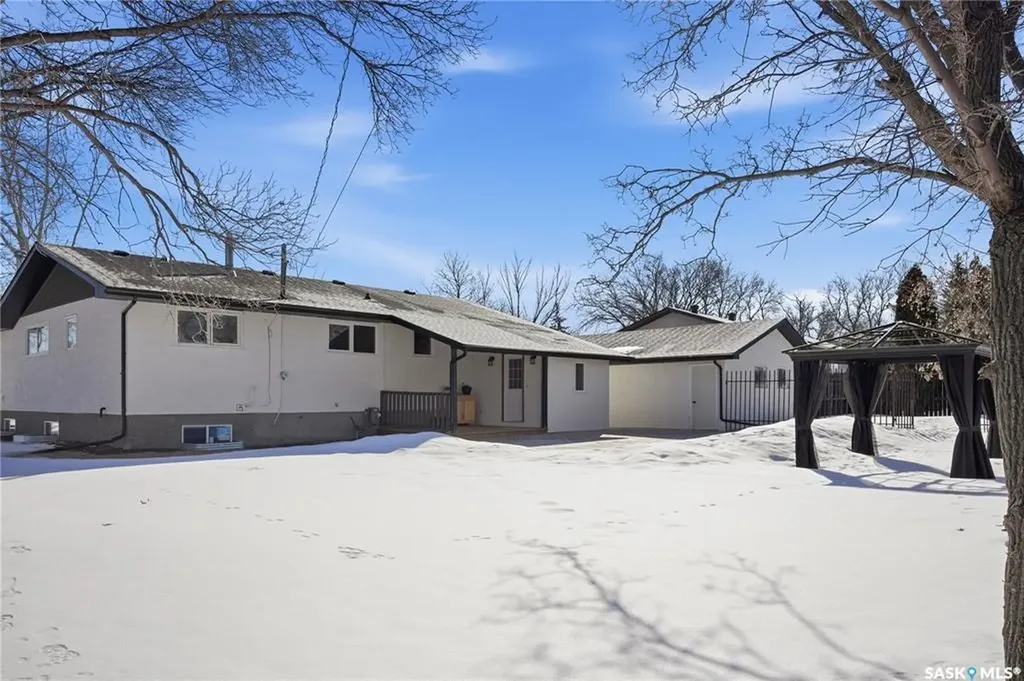 82 Burton Street Grand Coulee SK S4M 0A3