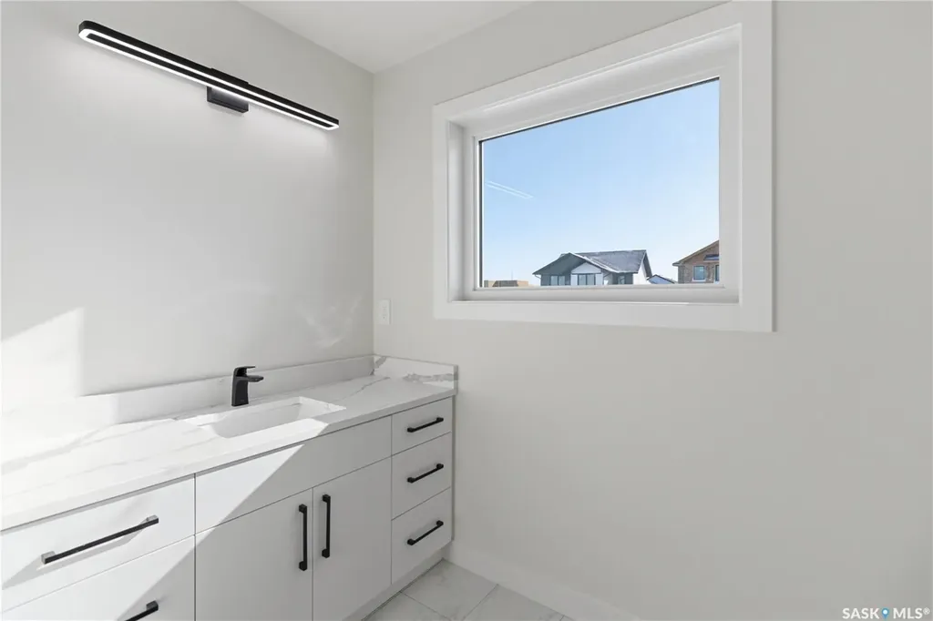 410 Nazarali Manor Saskatoon SK S7V 1X4