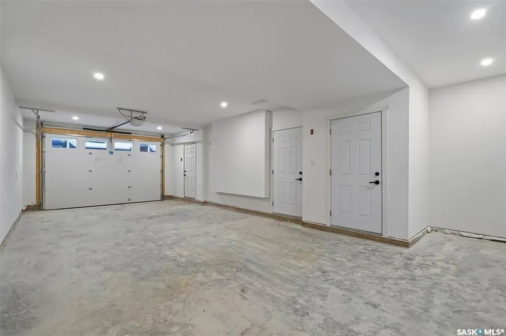 3220 11th Street W Saskatoon SK S7M 5M4