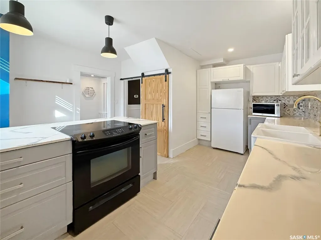 376 5th Avenue NW Swift Current SK S9H 0W8