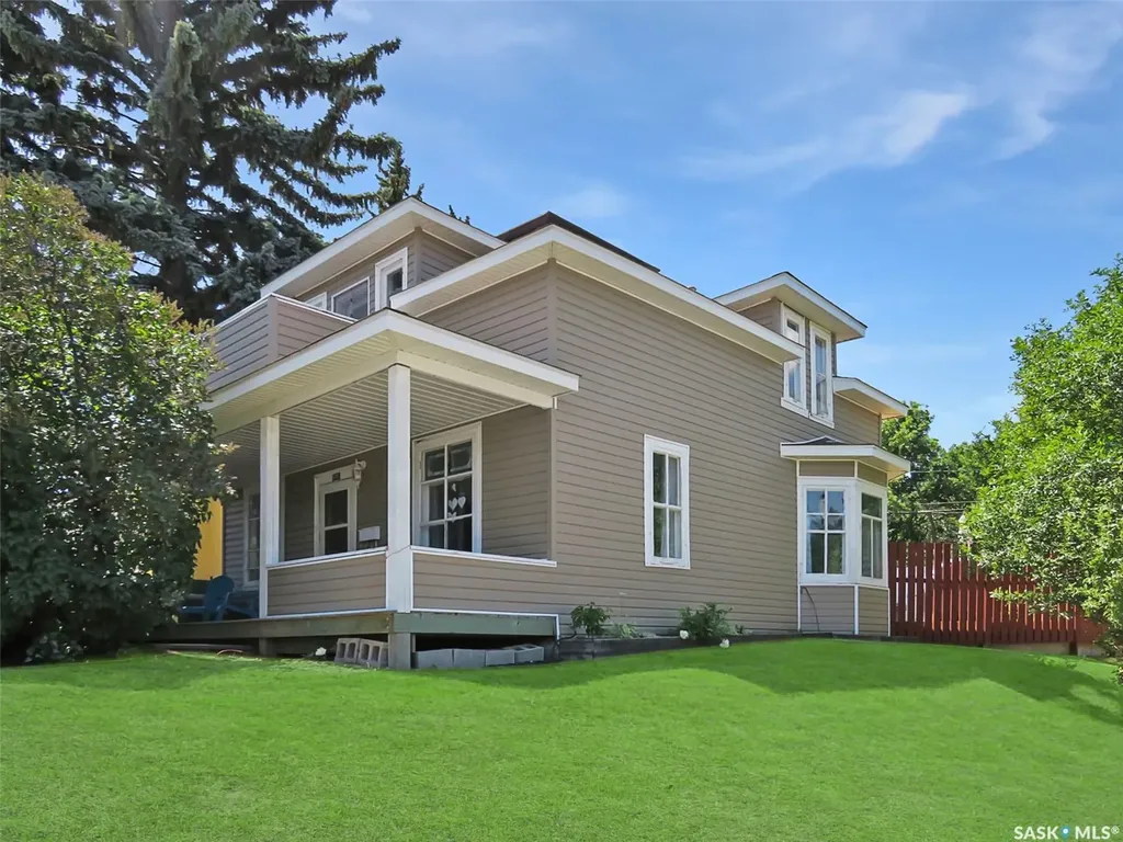 376 5th Avenue NW Swift Current SK S9H 0W8