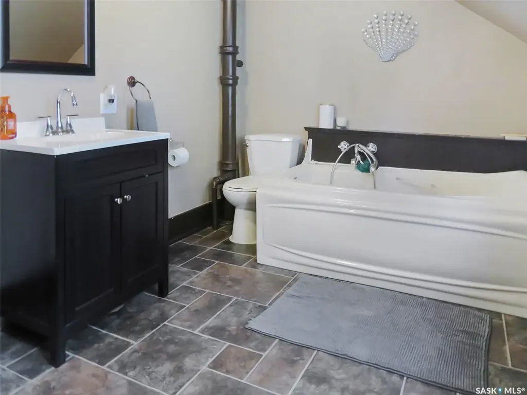 376 5th Avenue NW Swift Current SK S9H 0W8