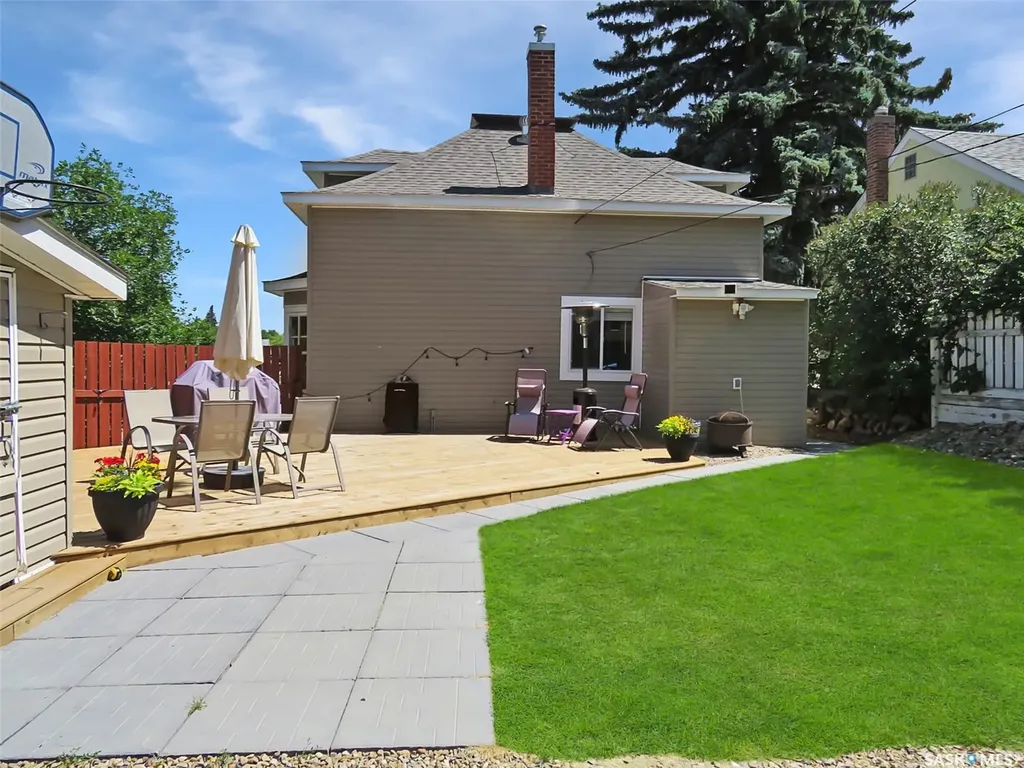 376 5th Avenue NW Swift Current SK S9H 0W8