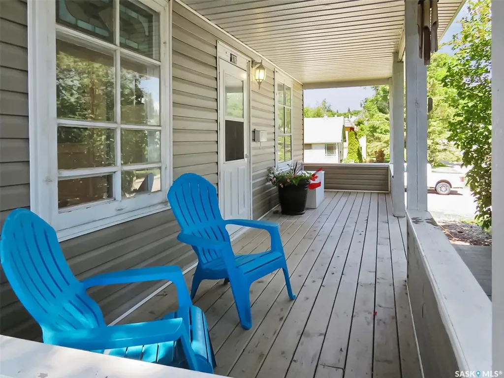 376 5th Avenue NW Swift Current SK S9H 0W8
