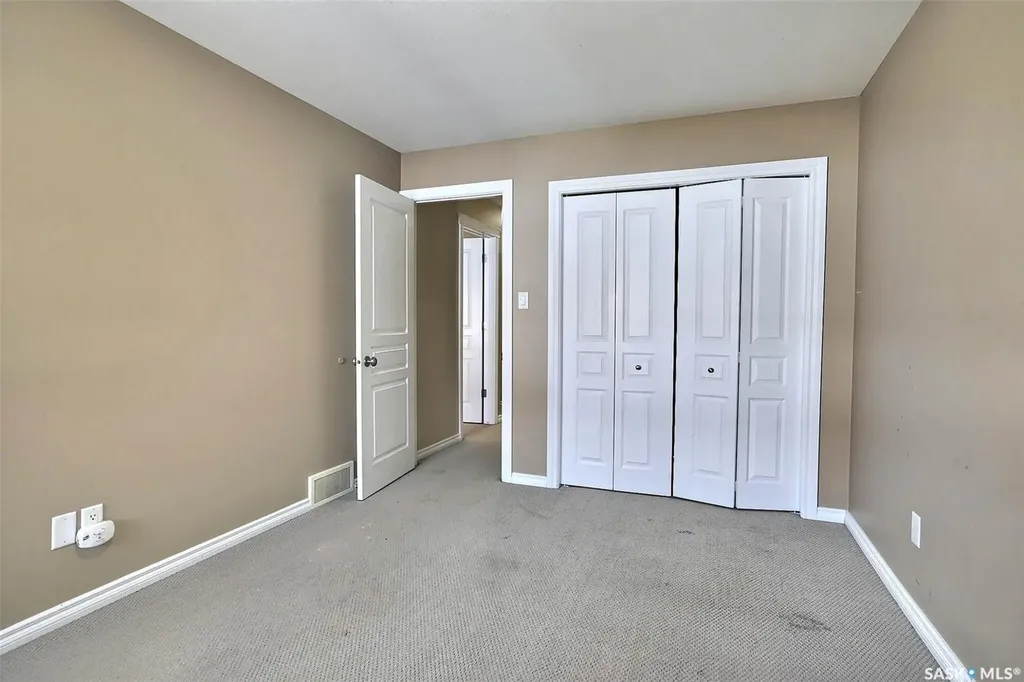 3946 Robinson Street Regina SK S4S 3C8