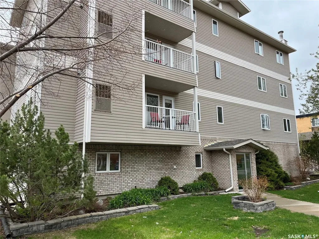 3946 Robinson Street Regina SK S4S 3C8