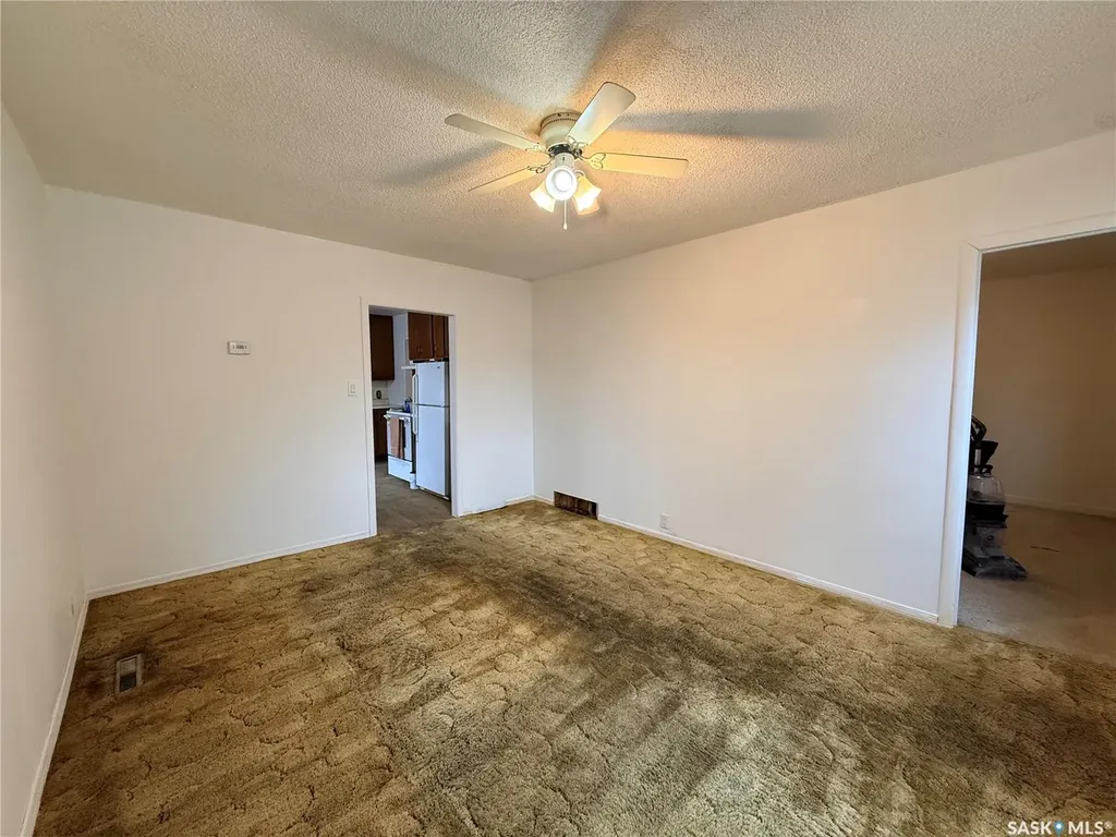 392 9th Avenue NW Swift Current SK S9H 1A9