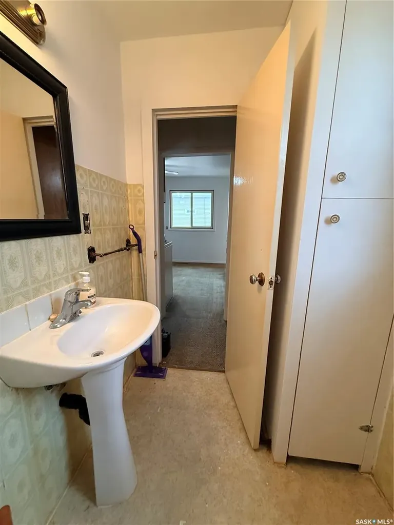392 9th Avenue NW Swift Current SK S9H 1A9