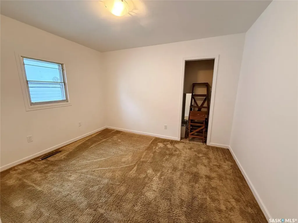 392 9th Avenue NW Swift Current SK S9H 1A9