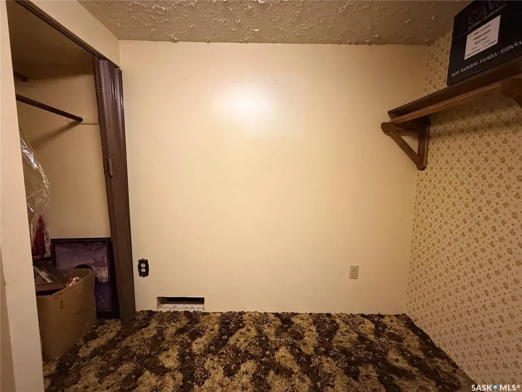 392 9th Avenue NW Swift Current SK S9H 1A9