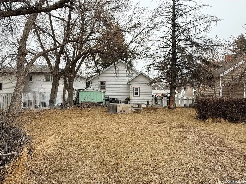 392 9th Avenue NW Swift Current SK S9H 1A9