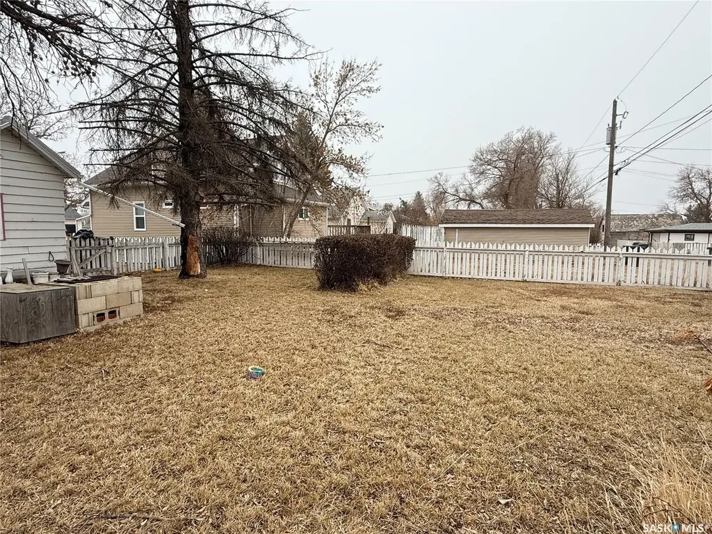 392 9th Avenue NW Swift Current SK S9H 1A9