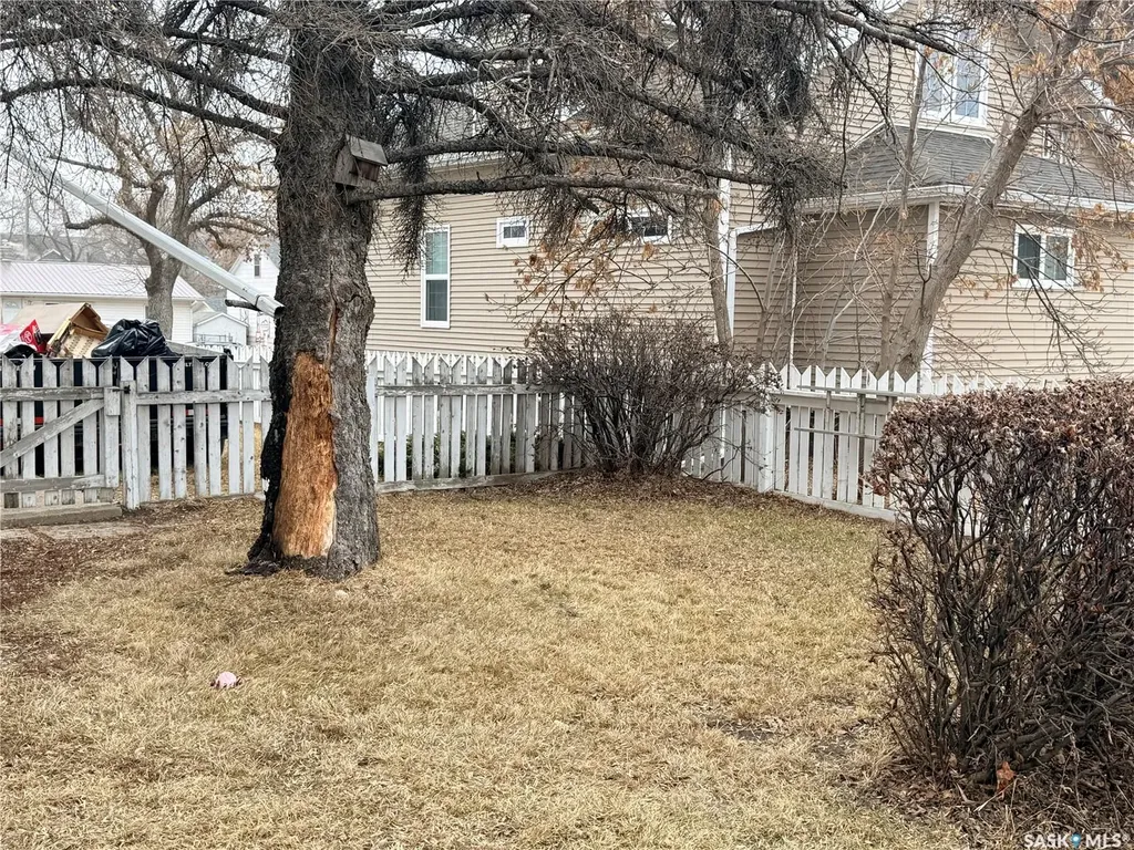 392 9th Avenue NW Swift Current SK S9H 1A9