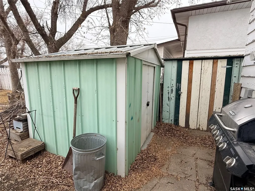 392 9th Avenue NW Swift Current SK S9H 1A9