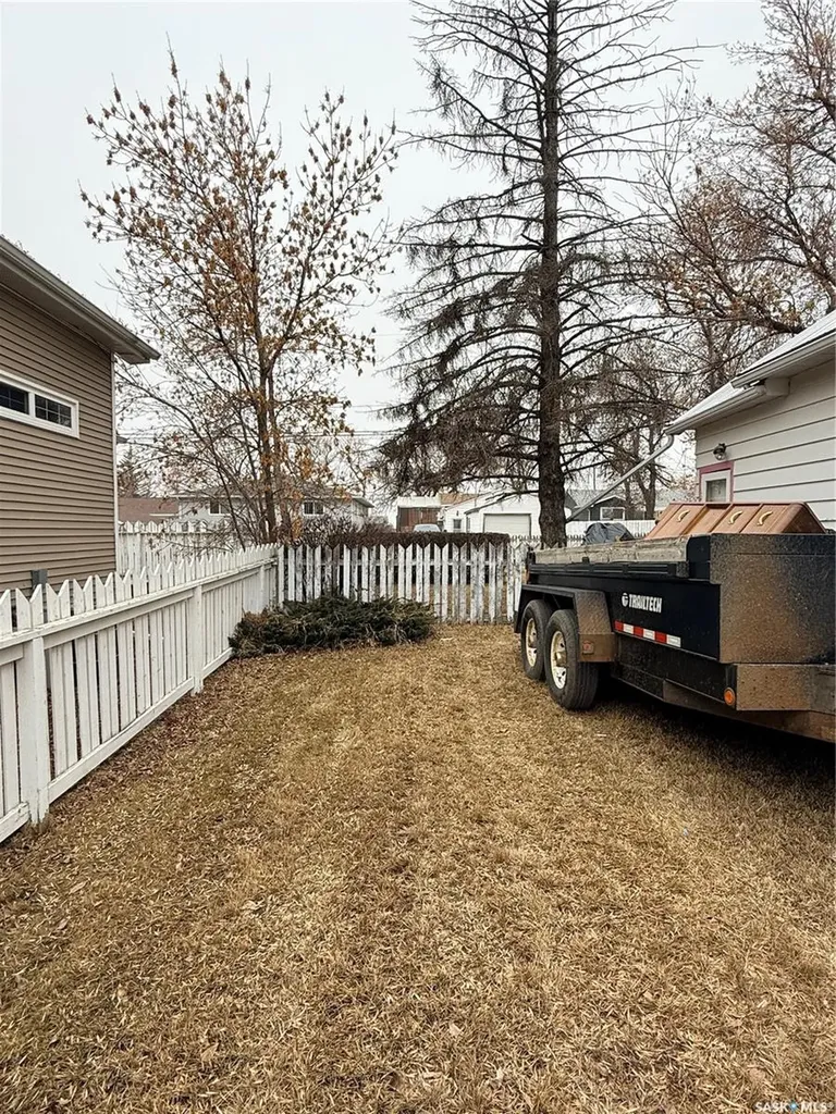 392 9th Avenue NW Swift Current SK S9H 1A9