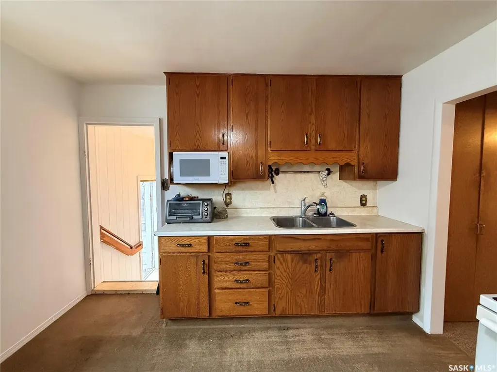392 9th Avenue NW Swift Current SK S9H 1A9
