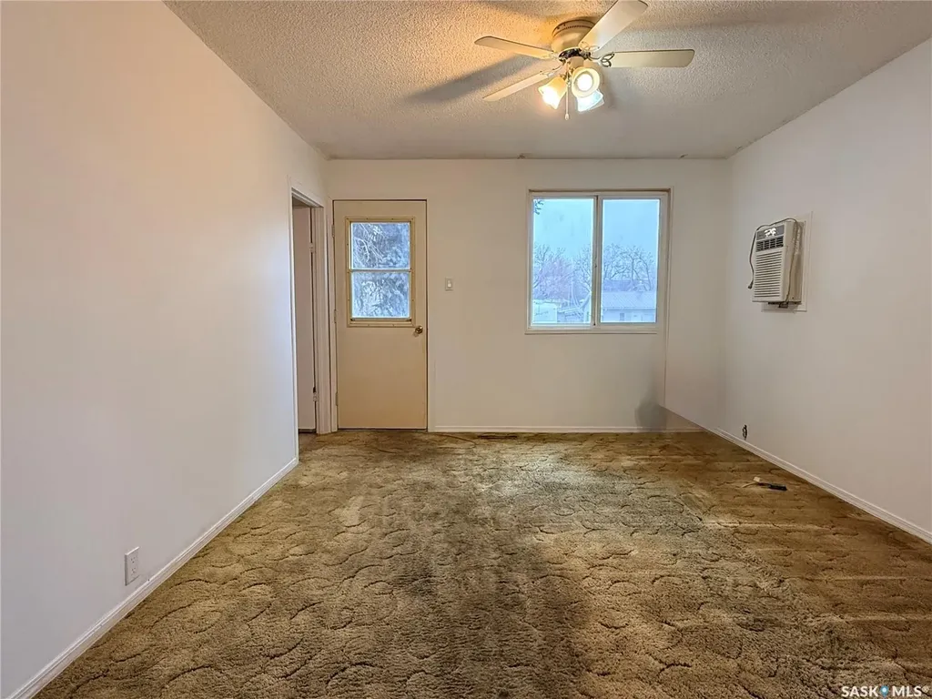 392 9th Avenue NW Swift Current SK S9H 1A9