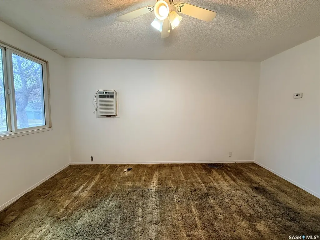 392 9th Avenue NW Swift Current SK S9H 1A9