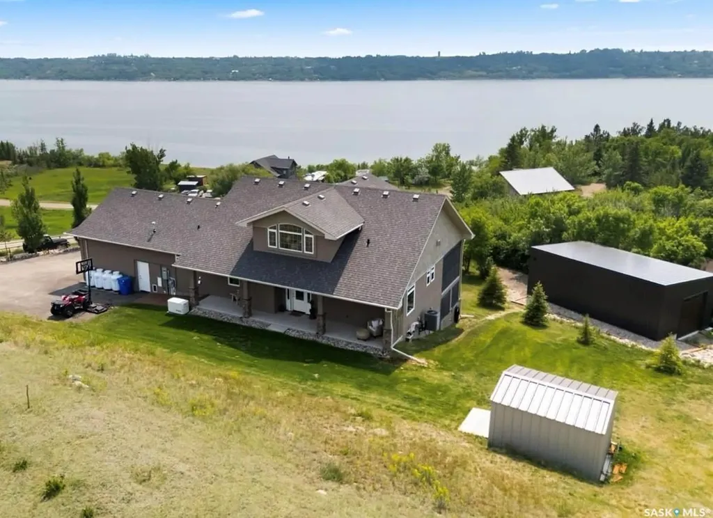 30 Shore Acres Drive Mckillop Rm No. 220 SK S0G 4L0