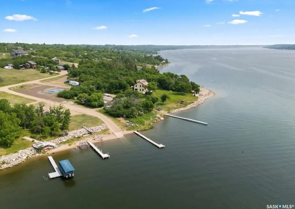 30 Shore Acres Drive Mckillop Rm No. 220 SK S0G 4L0
