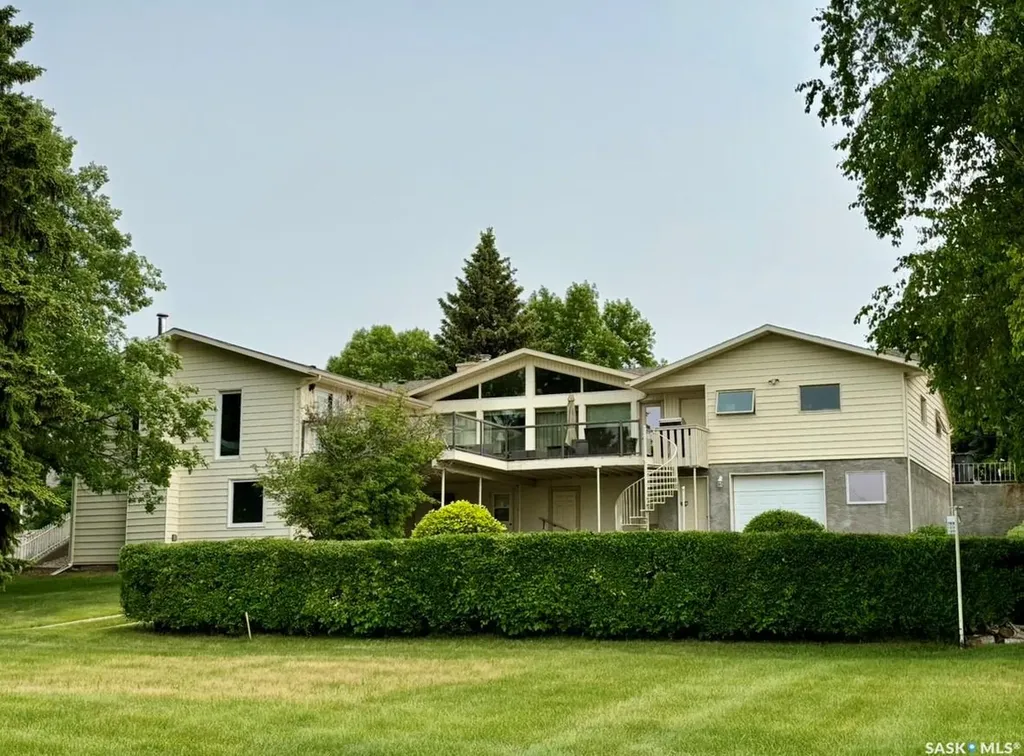 110 Logan Crescent E Yorkton SK S3N 0V9