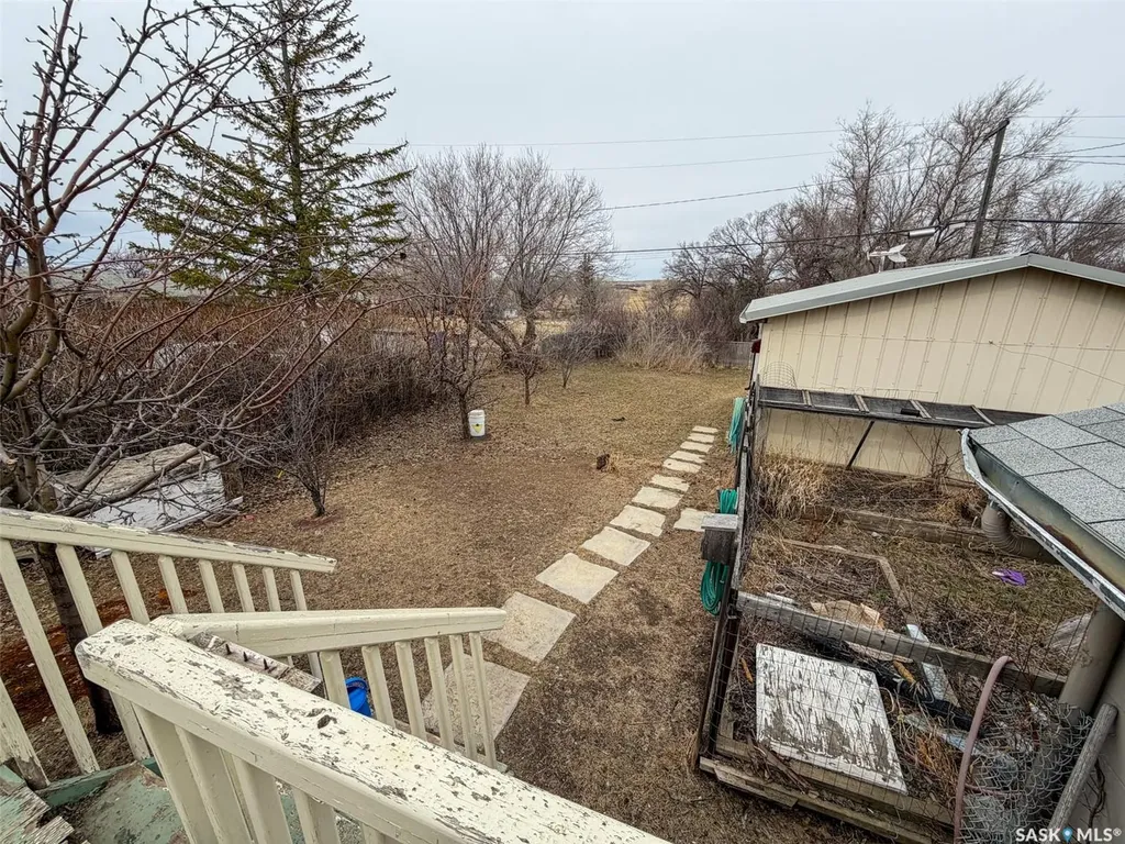 244 Maple Street Gull Lake SK S0N 1A0