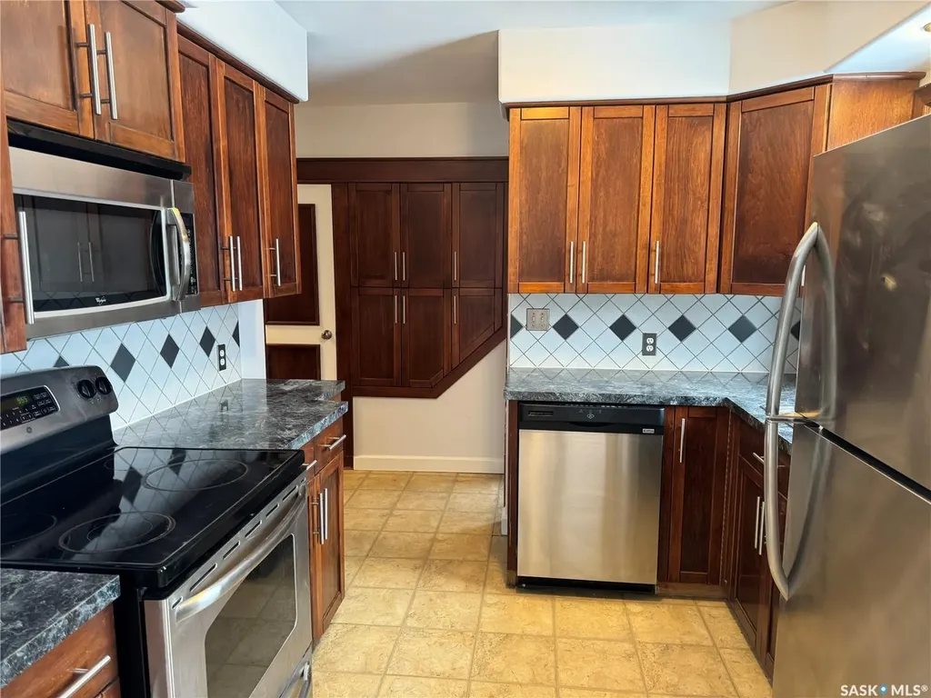 1318 B Avenue N Saskatoon SK S7L 1G5
