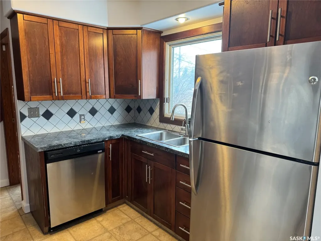 1318 B Avenue N Saskatoon SK S7L 1G5
