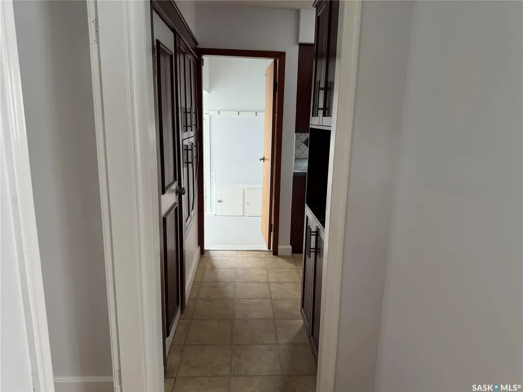 1318 B Avenue N Saskatoon SK S7L 1G5