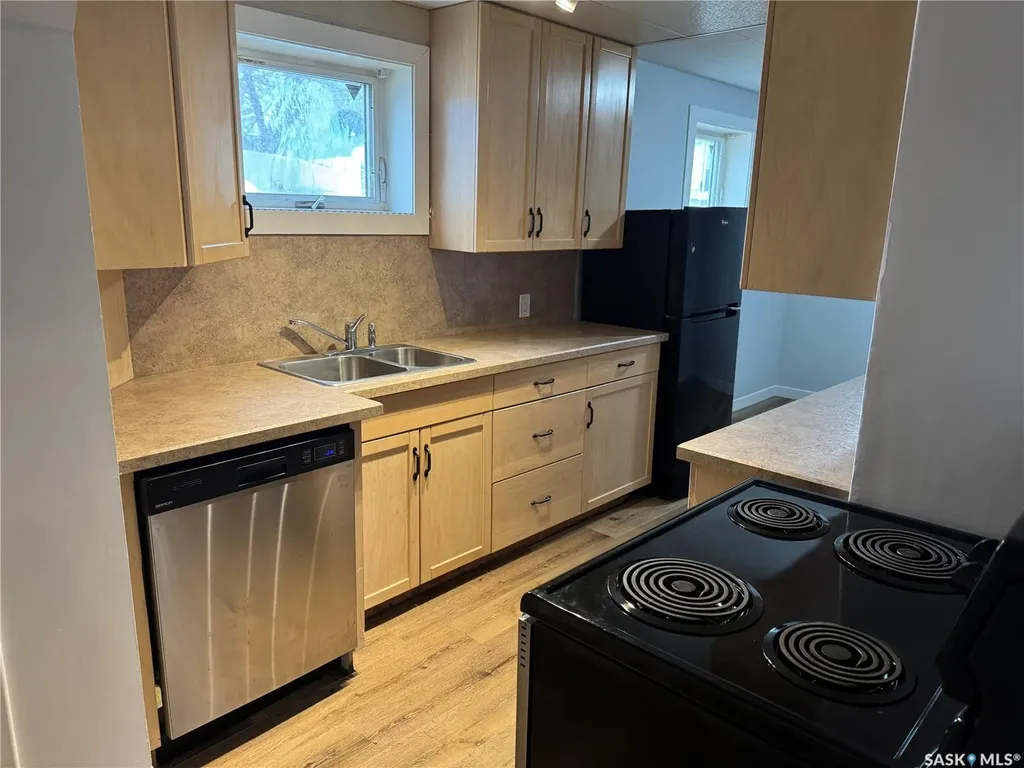 1318 B Avenue N Saskatoon SK S7L 1G5