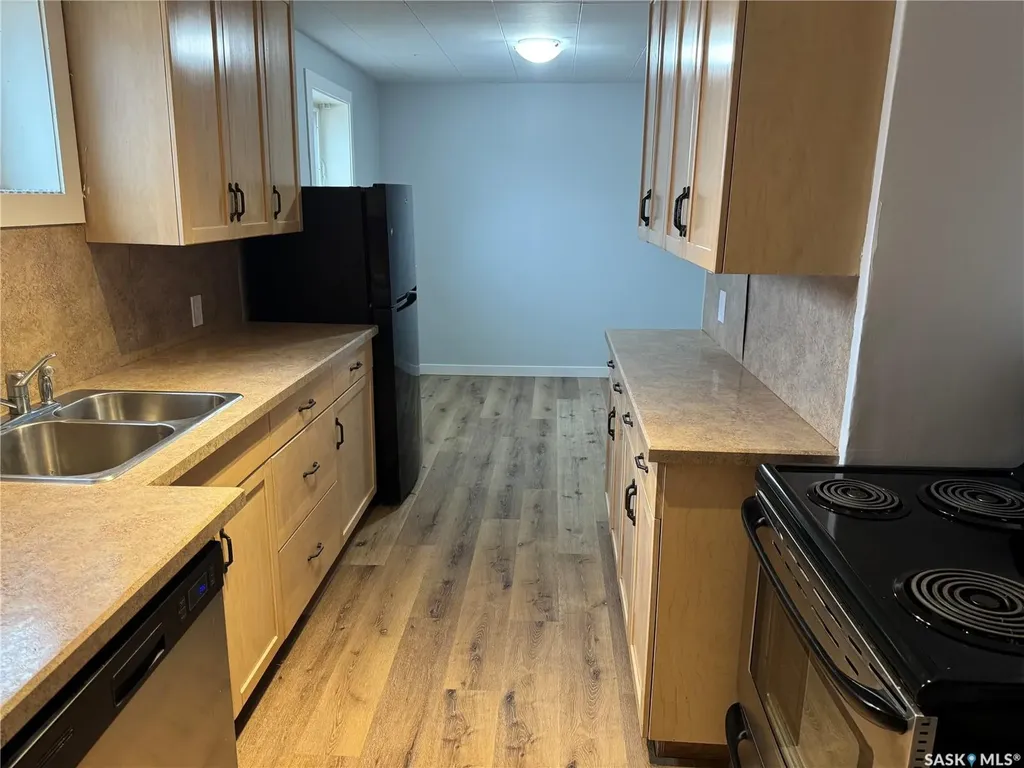 1318 B Avenue N Saskatoon SK S7L 1G5