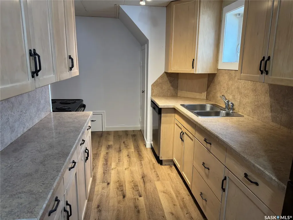 1318 B Avenue N Saskatoon SK S7L 1G5