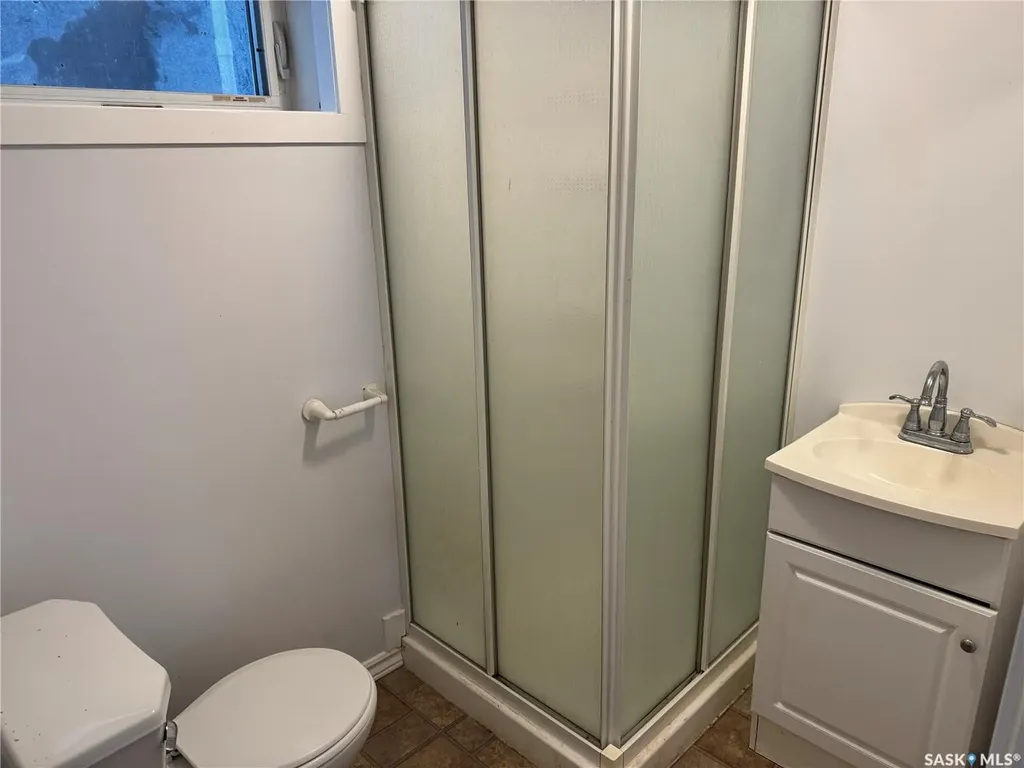 1318 B Avenue N Saskatoon SK S7L 1G5