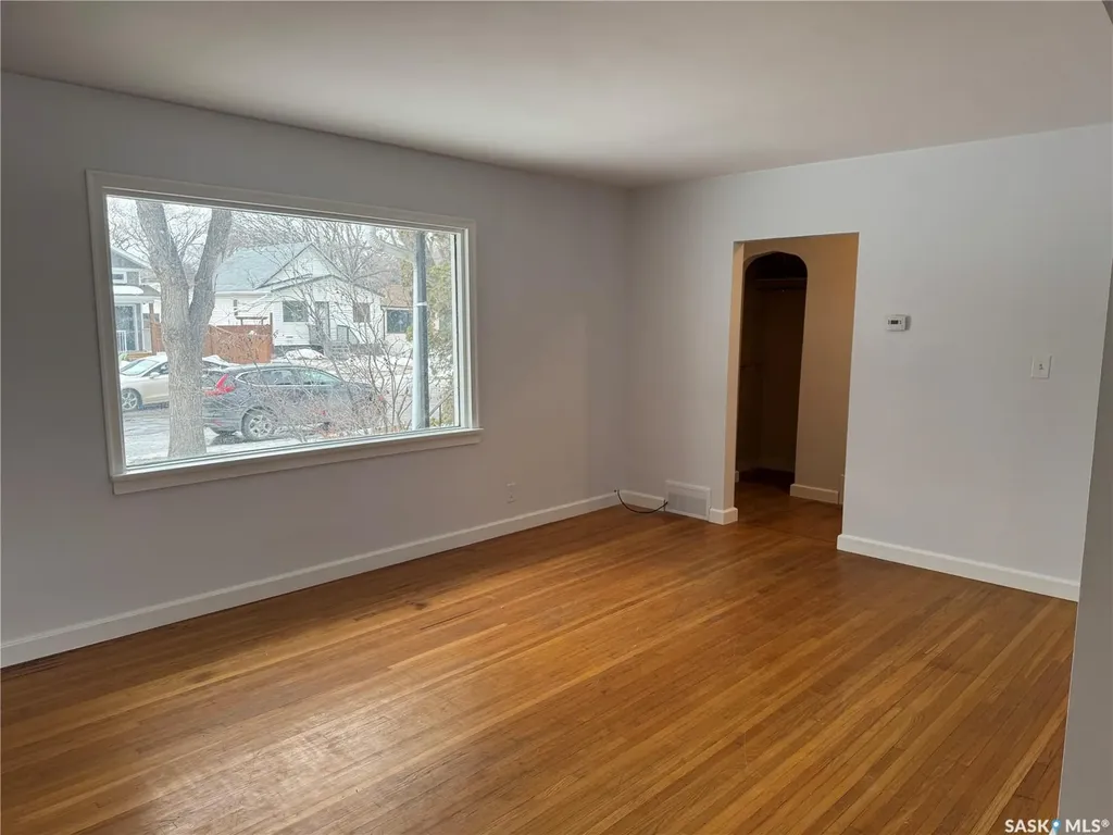 1318 B Avenue N Saskatoon SK S7L 1G5