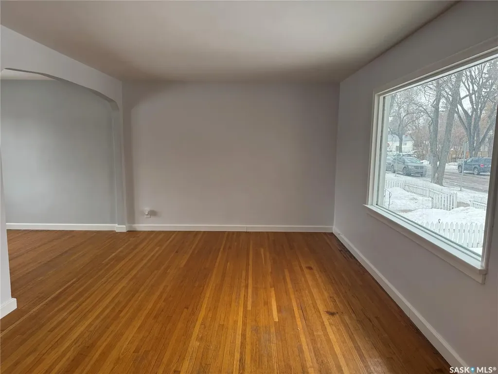 1318 B Avenue N Saskatoon SK S7L 1G5