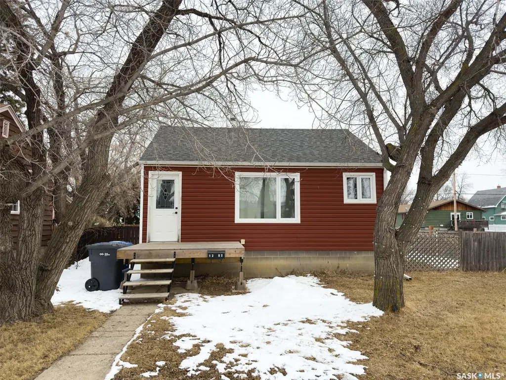 1202 106th Street North Battleford SK S9A 1X2