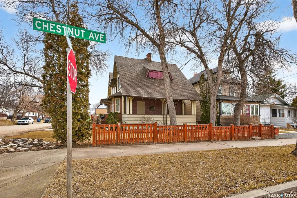 161 Marlborough Street E Moose Jaw SK S6H 0T3
