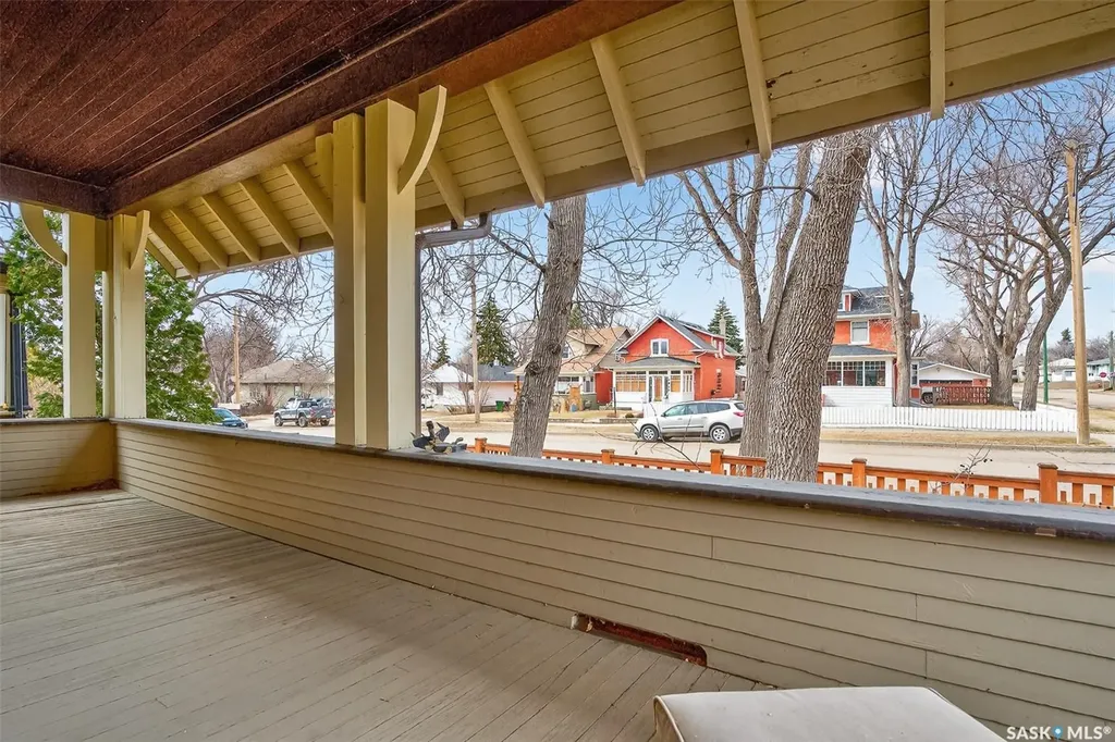 161 Marlborough Street E Moose Jaw SK S6H 0T3