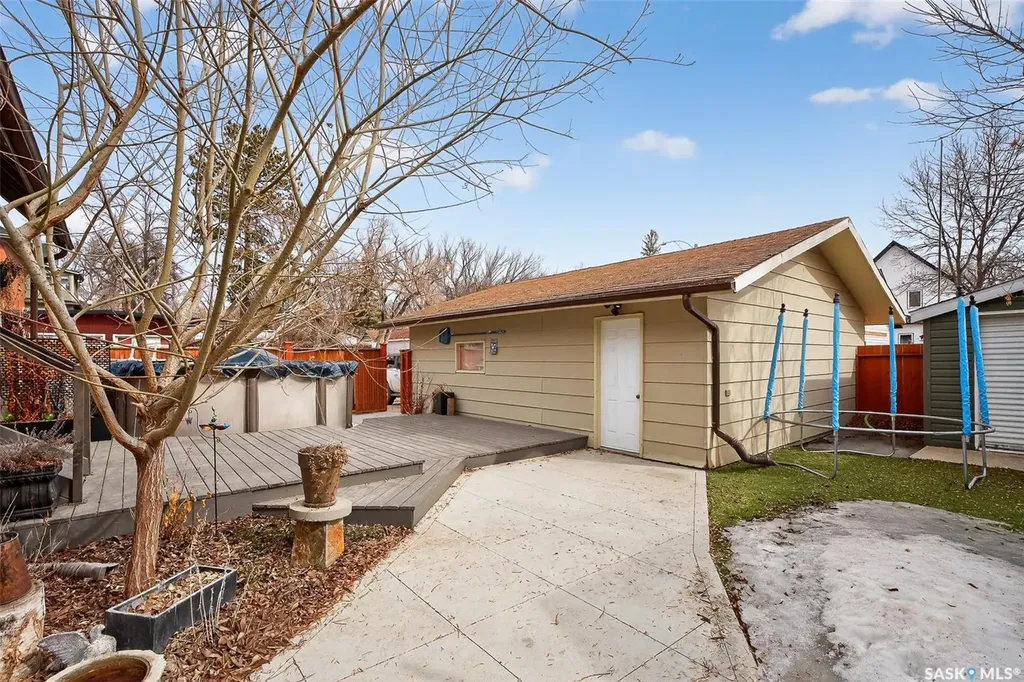161 Marlborough Street E Moose Jaw SK S6H 0T3