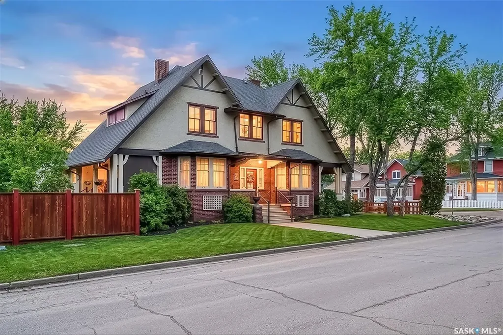 161 Marlborough Street E Moose Jaw SK S6H 0T3